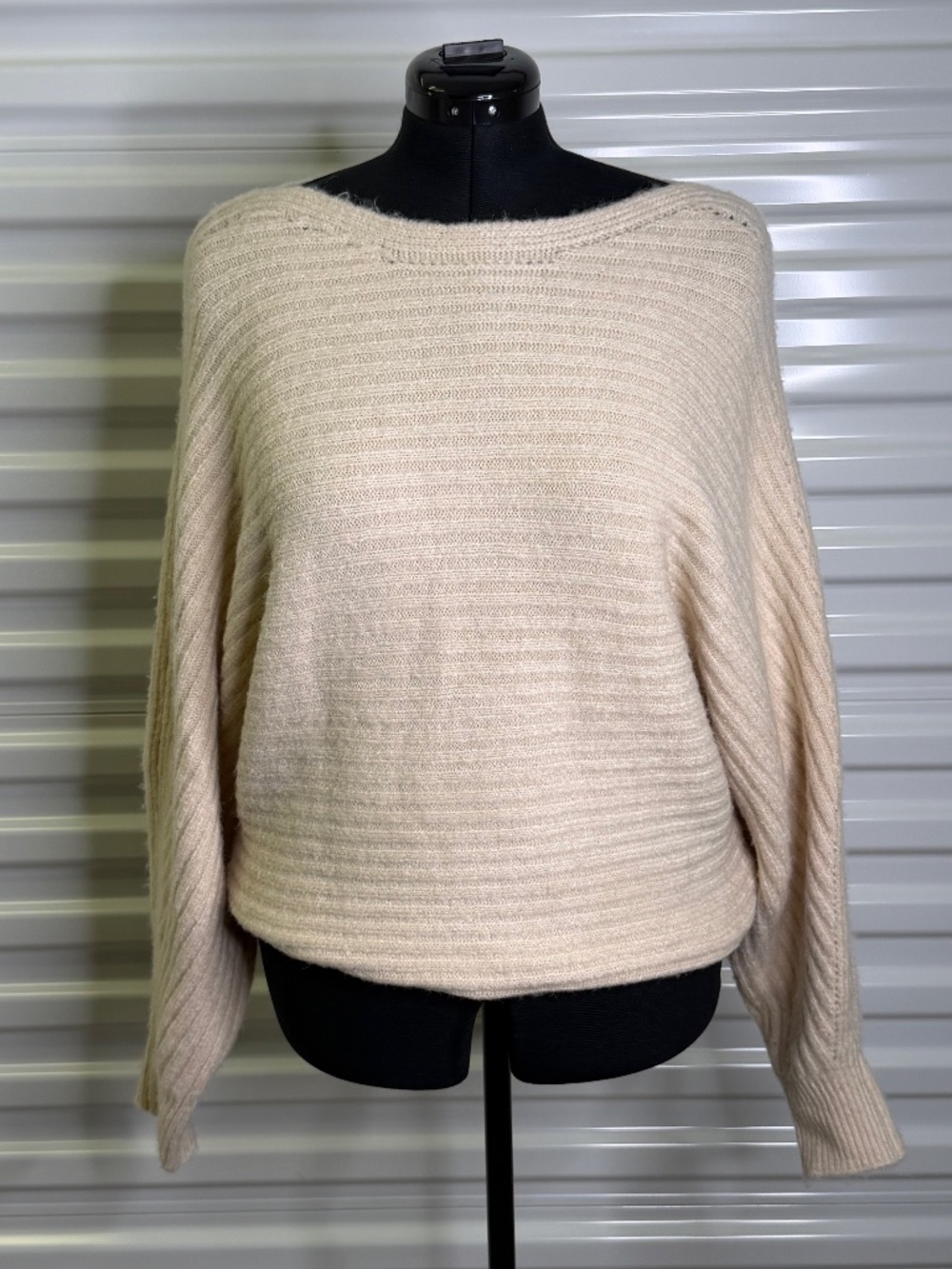 Entro Womens M Cream Ribbed Batwing/Dolman Boat Neck Relaxed Sweater